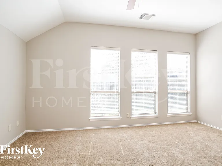 2703 Facet Creek Dr — Photo 4