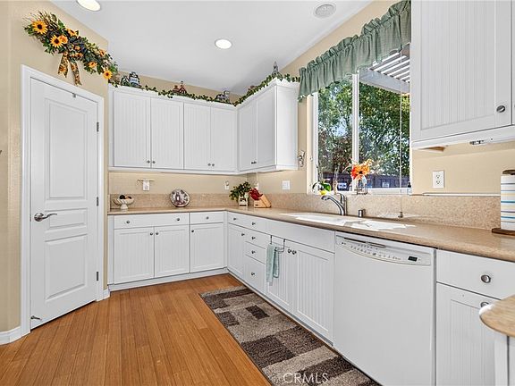 4th image of 124 Lopez Way