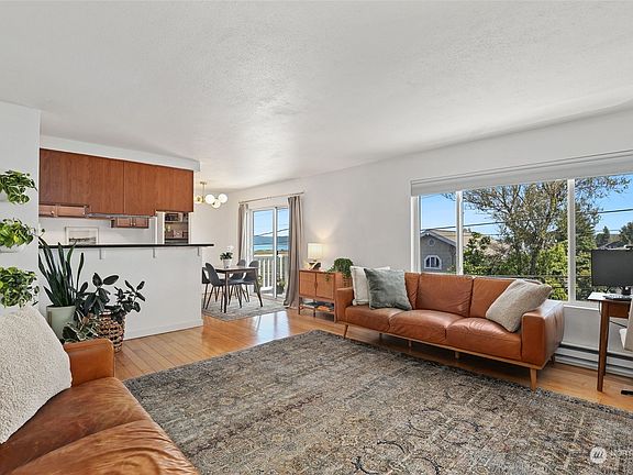 2nd image of 5321 N Pearl Street #303