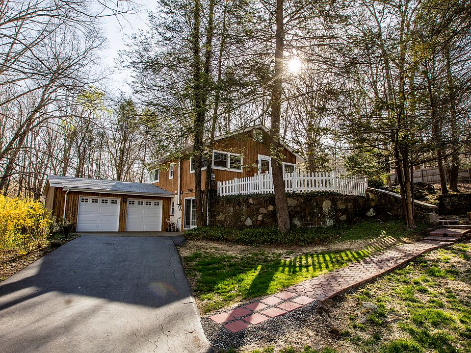 1st image of 28 Hillside Dr