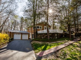 28 Hillside Dr, Cortlandt Manor, NY 10567