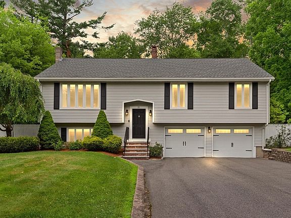 2nd image of 21 Kennedy Cir