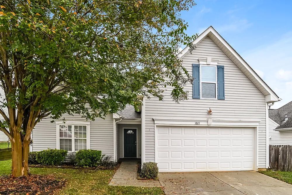 3 bed, 2.0 bath, 1567 sqft, $2,130 — Photo 1