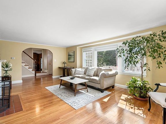 4th image of 249 Highland Ave