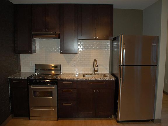 4th image of 330 Saint Paul St APT 4