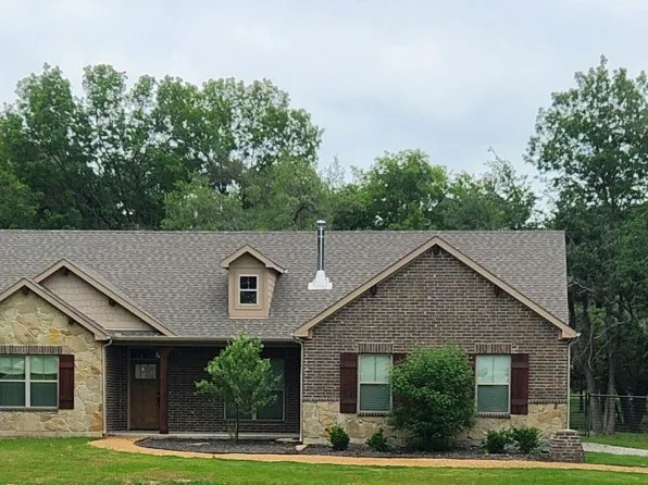 1112 Paradise Pkwy, Poolville, TX 76487