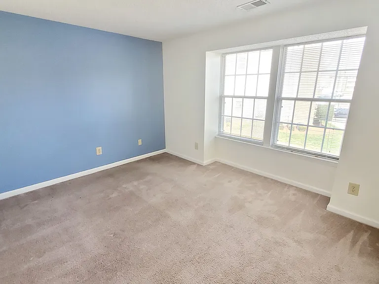 1610 Arlyn Cir #M — Photo 23