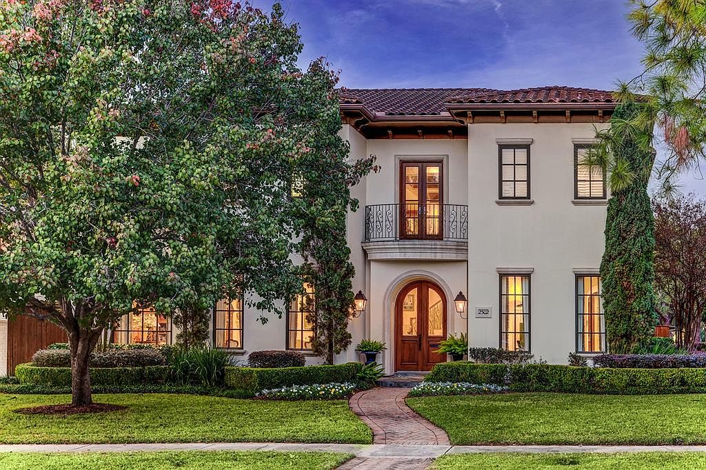 2302 Locke Ln Houston Tx 77019 Mls 63883420 Zillow