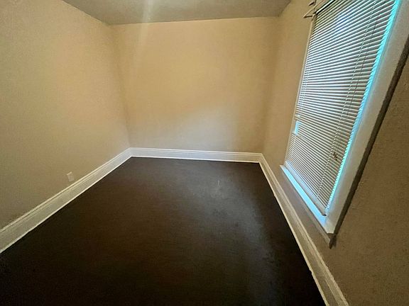 5th image of 608 52nd St SE