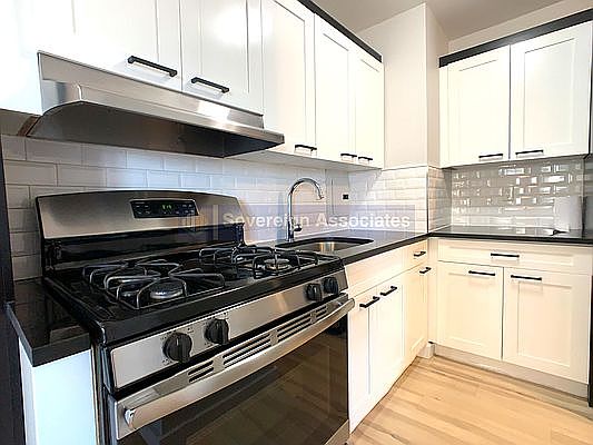 5th image of 111 Wadsworth Ave APT 13E