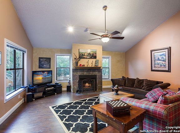 3rd image of 29416 Sumpter Dr
