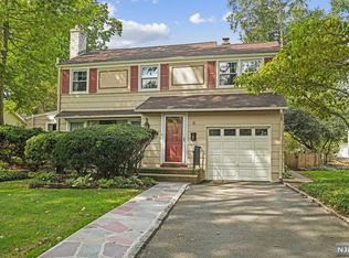 6 Elizabeth Rd, Montclair, NJ 07043