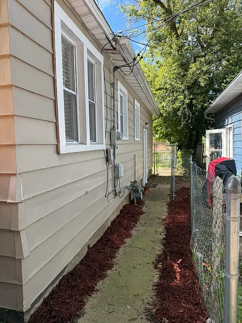 2 bed, 1.5 bath, 759 sqft, $1,575 — Photo 3