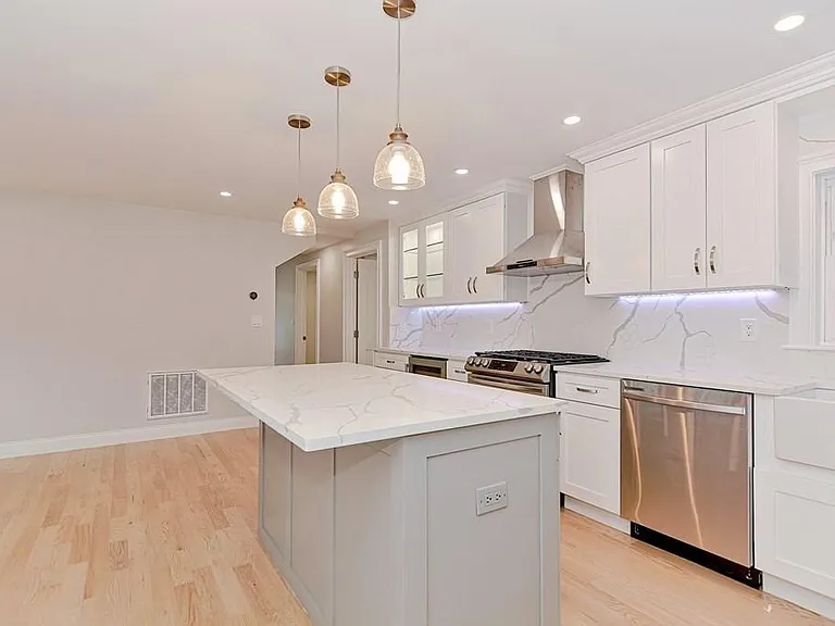 64 Crescent St #1 — Photo 3