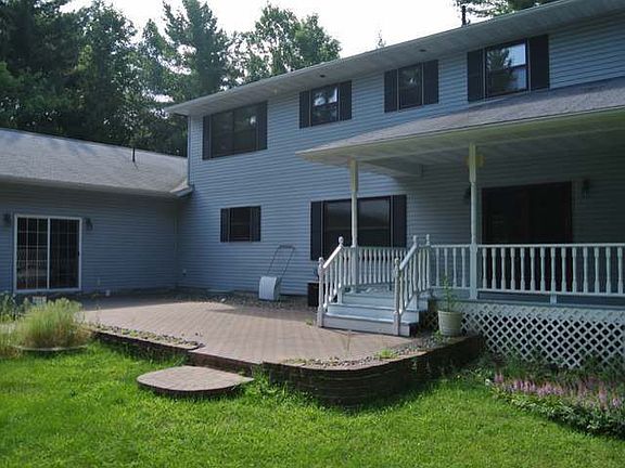 Brick patio w/fire feature