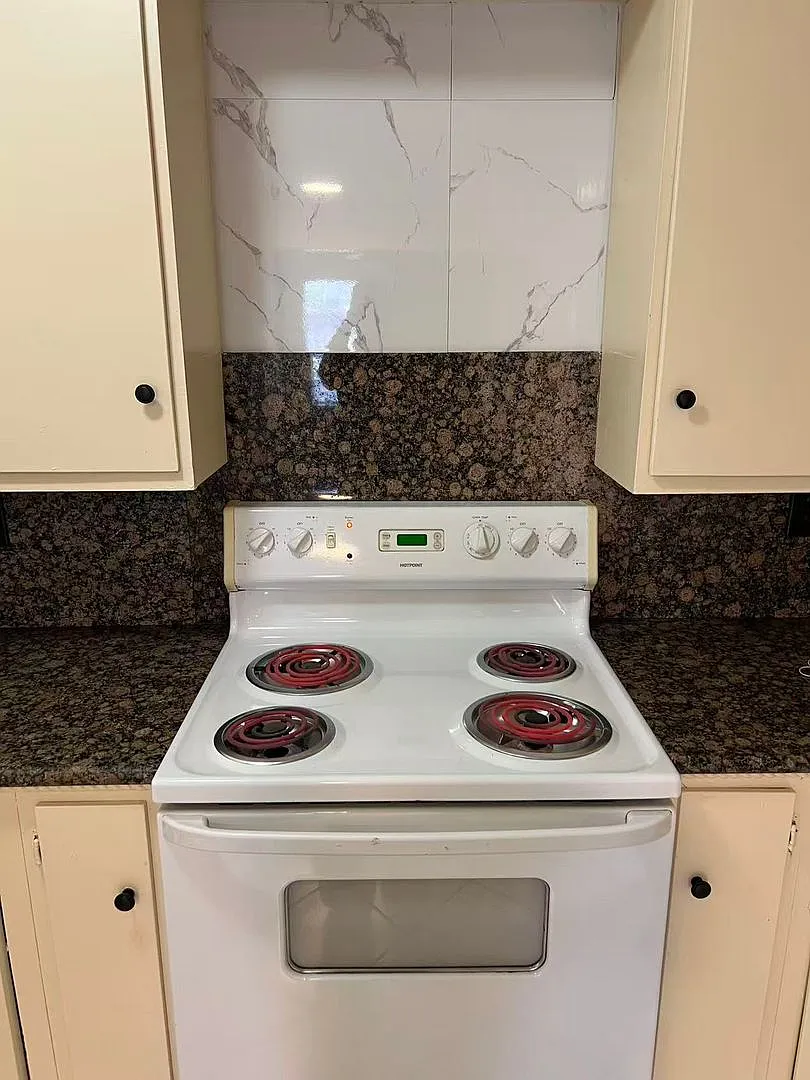 Beautiful 3 Bedroom 2 Bathroom in Plano! — Photo 3