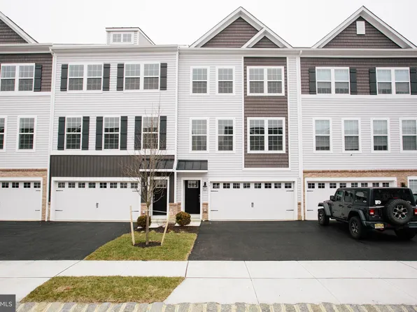 53 Autumn Park Dr, Medford, NJ 08055