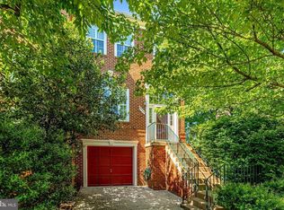 12034 Edgemere Cir, Reston, VA 20190