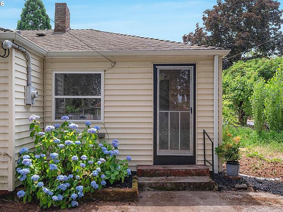 3rd image of 1823 Filbert St