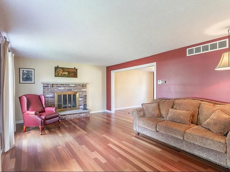 3985 Culver Rd — Photo 2