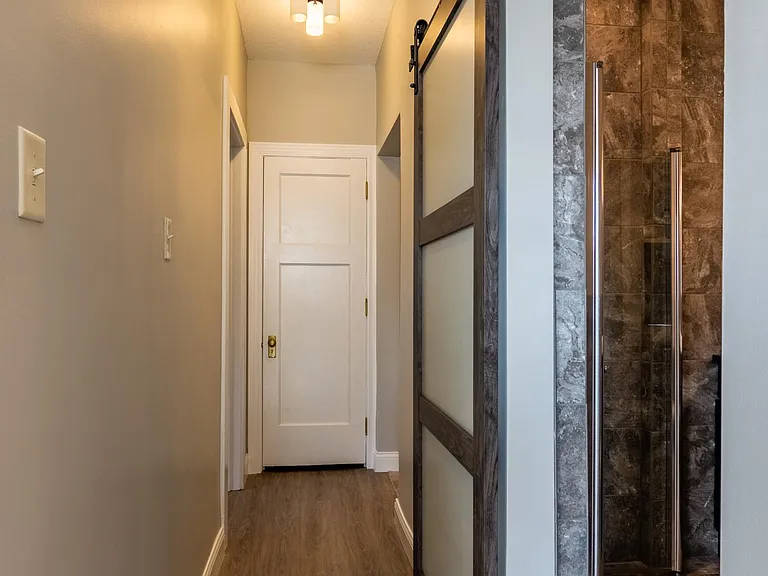 535 W Berry St #2 — Photo 12