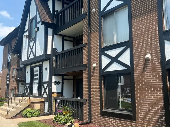 13609 Lamon Ave APT 609, Crestwood, IL 60418