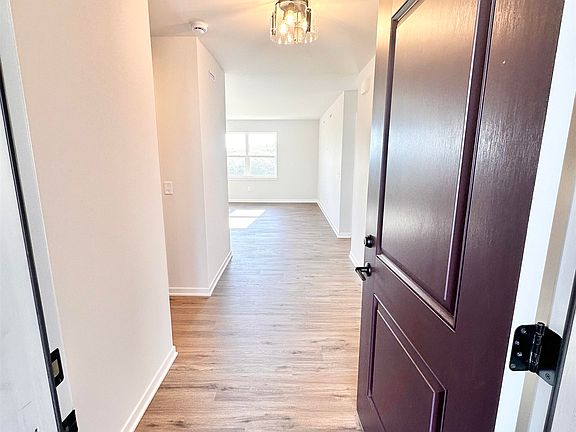 4th image of 341 Orchid Ave #57
