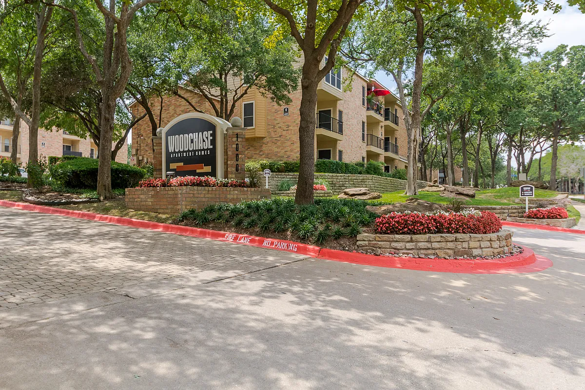 Building Photo - Woodchase Apartments