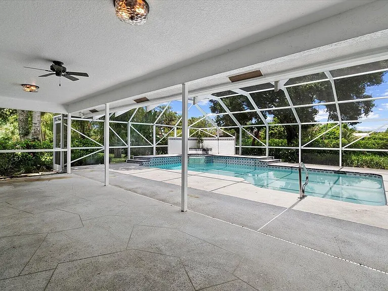 15575 Woodmar Ct — Photo 29