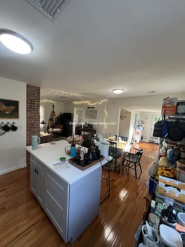 52 Raymond Ave #1 Photo 1