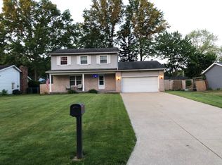 2906 Fair Oaks Dr, Barberton, OH