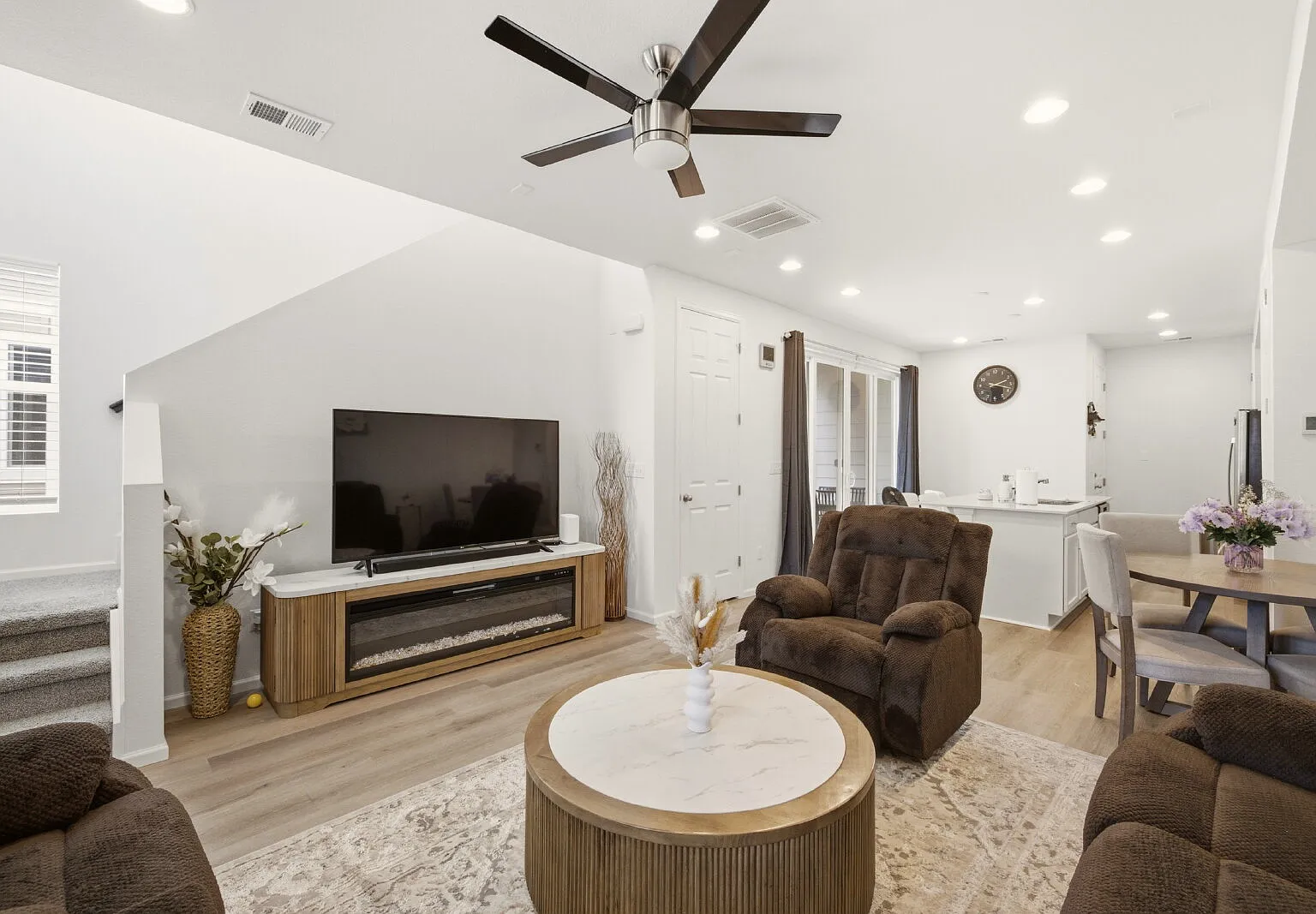 3 bed, 2.5 bath, 1470 sqft, $2,700 — Photo 3