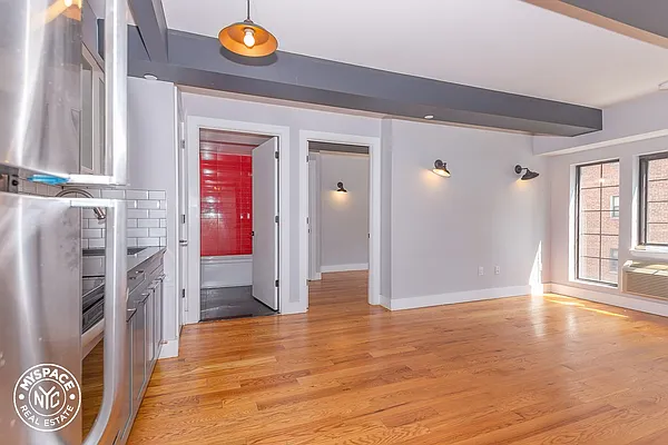 Rented by MySpaceNYC | media 32