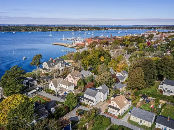 19 Summer St, Bristol, RI 02809