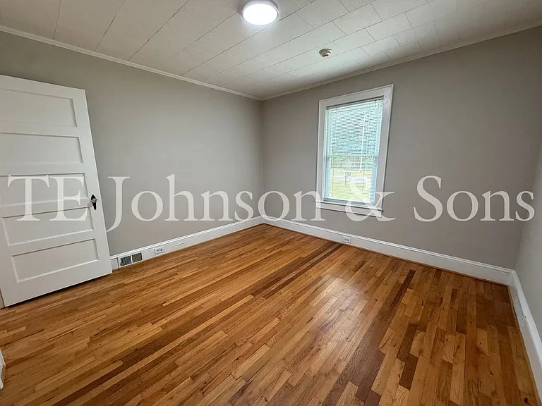 5535 Robinhood Rd — Photo 10