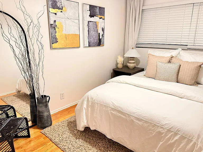 444 N Shattuck Pl — Photo 29