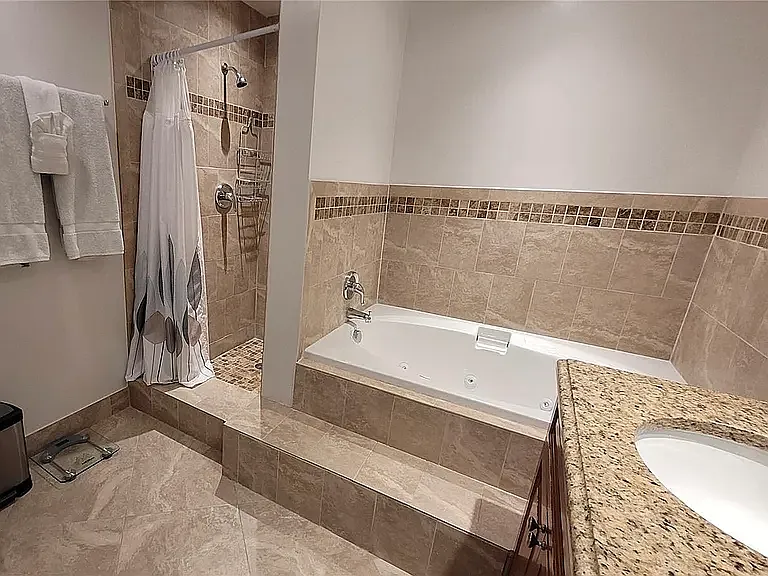 222 Poinciana Dr — Photo 11