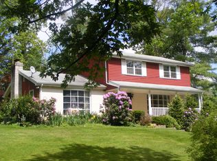 2975 Honey Valley Rd, Dallastown, PA 17313