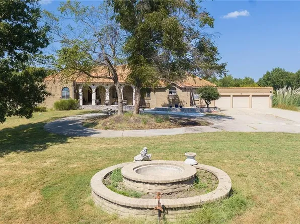 20100 Evans Rd, Tonganoxie, KS 66086