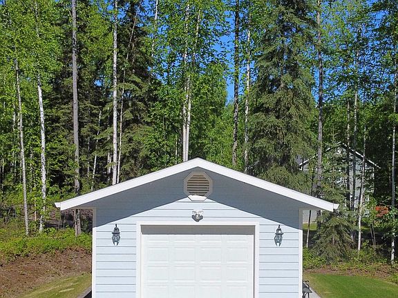 4th image of 660 Derbyshire Dr