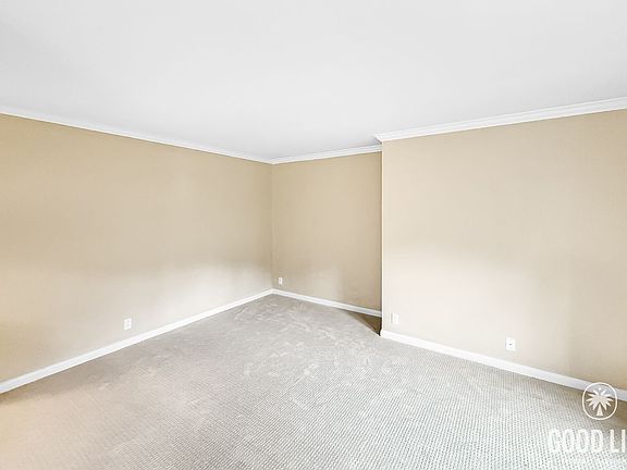 4th image of 101 S Spruce St Unit 123