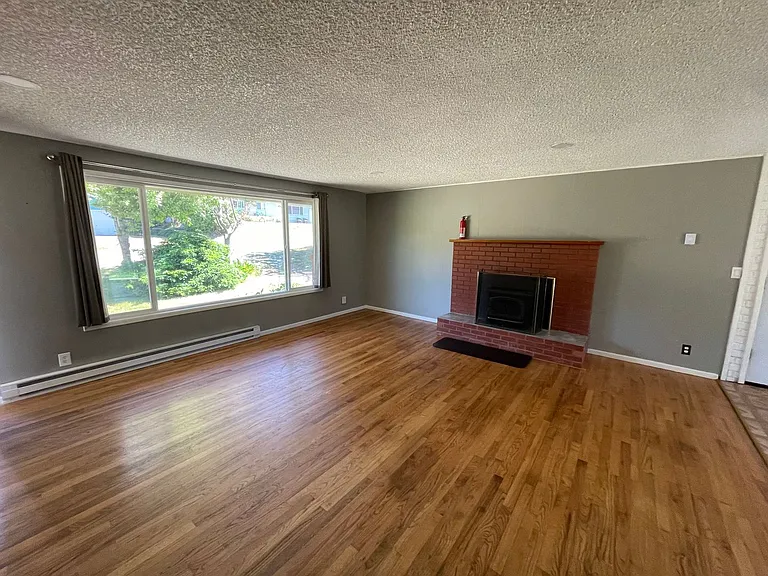 2563 Airline Way — Photo 4