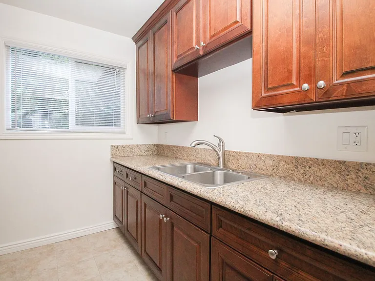 3375 Manning Ave — Photo 16