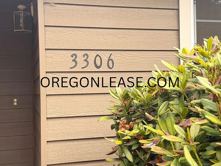 2 Bedroom Duplex in North Eugene — Photo 8