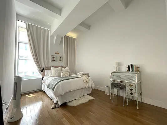 Rented by Douglas Elliman | media 15