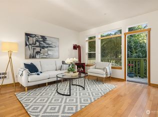 731 Madison Ave N, Bainbridge Island, WA 98110