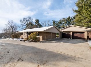 2921 Sanitarium Rd, Akron, OH 44312