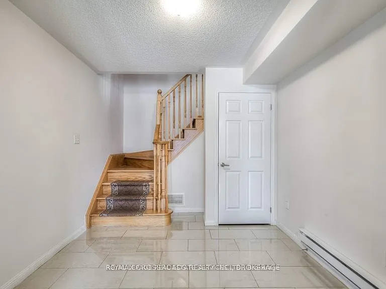 58 Howe Ave — Photo 6