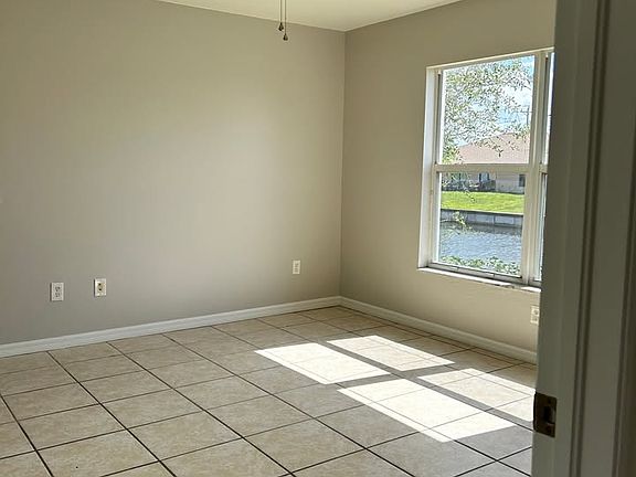 2nd image of 612 SE 6th Ter