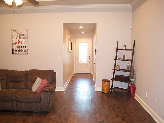5th image of 4805 Thistle Way
